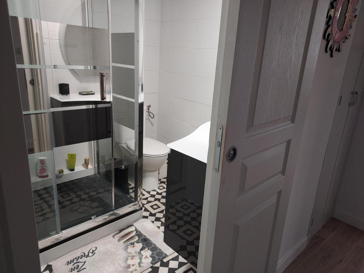 Rez-De-Chaussee Privatif Spacieux 3* D'Une Villa Centre Ville Йер Экстерьер фото