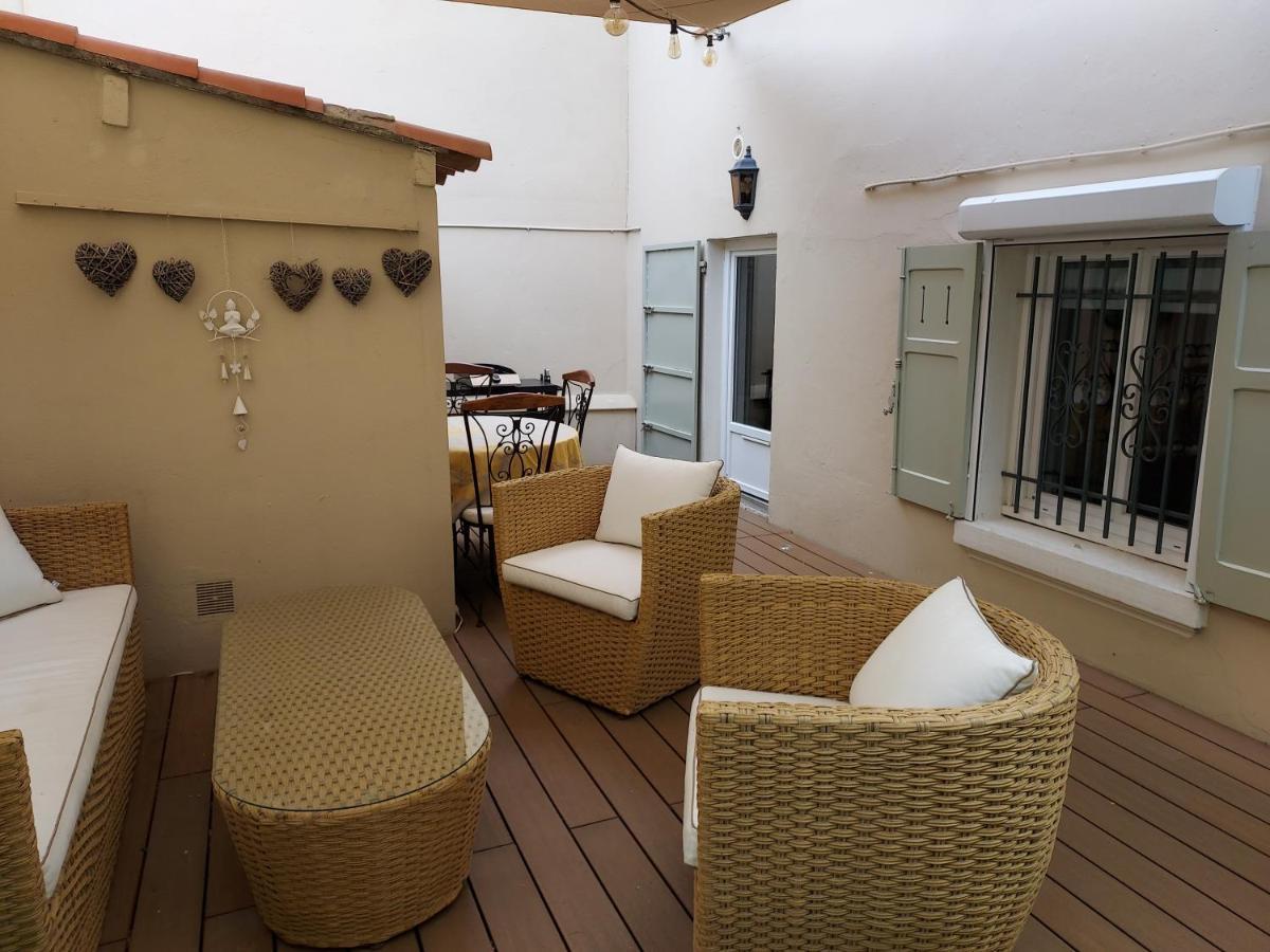 Rez-De-Chaussee Privatif Spacieux 3* D'Une Villa Centre Ville Йер Экстерьер фото